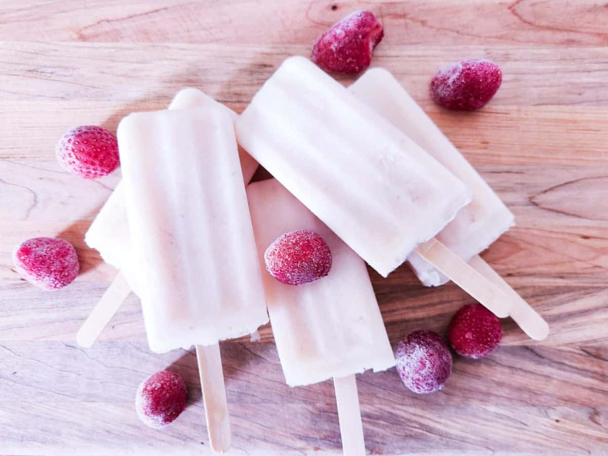 3 ingredient healthy popsicle recipe gut healthy strawberry kefir probiotic popsicles with fresh or frozen strawberries from scratch