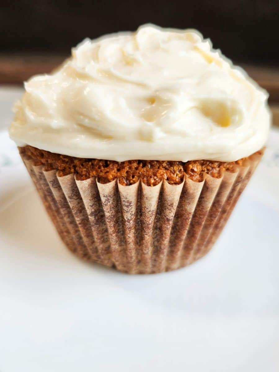 Sourdough Vanilla Cupcakes With Fresh Milled Flour (+No Refined Sugar)